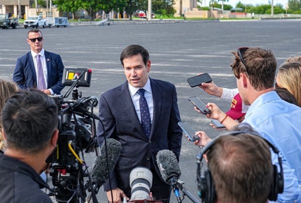 蜂窝配资 不许与中方合作, 美公开宣布制裁, 话音刚落, 中方回应一针见血